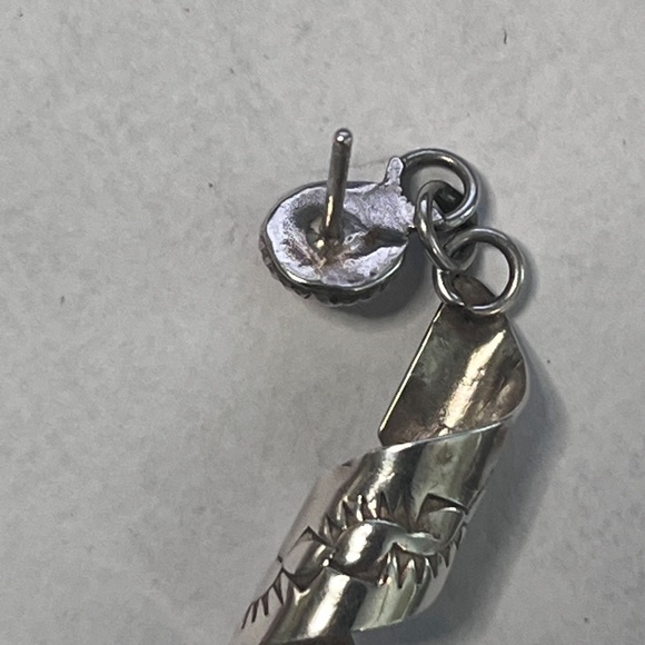 ONE CORAL & STERLING EARRING - Picture 6 of 7